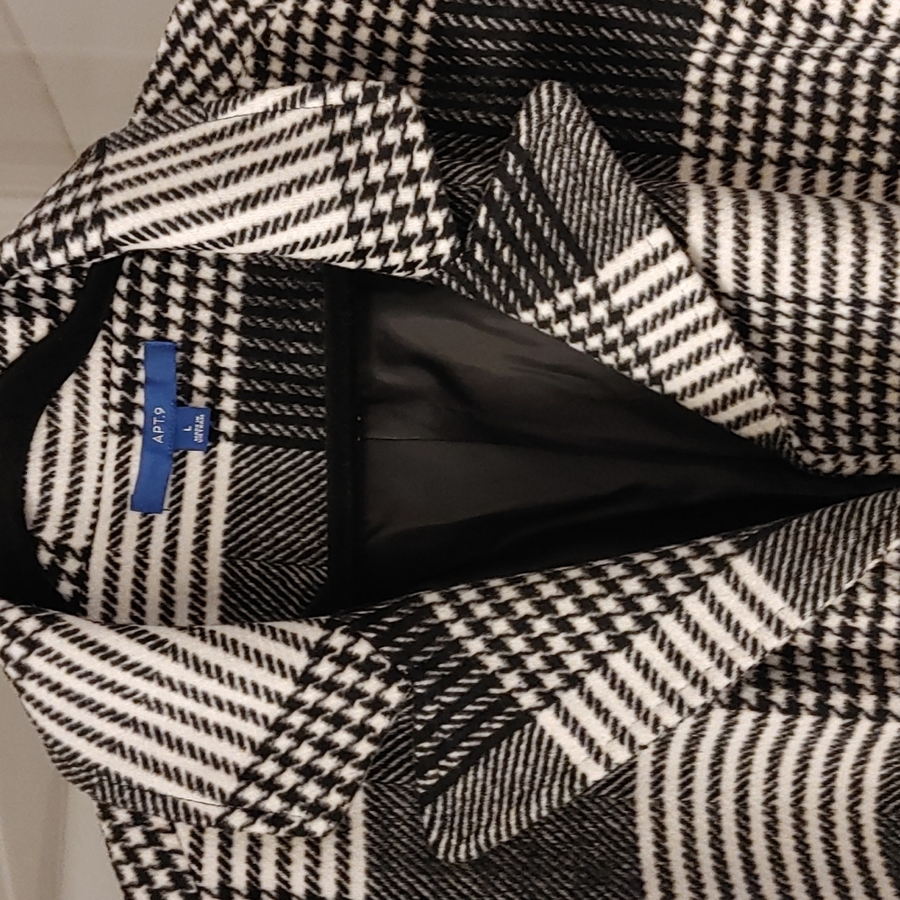 Jacket - Picture 3 of 4